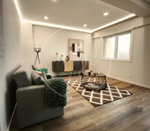 Apartamento T3 para Venda em Benfica