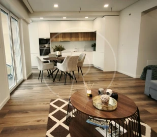 Apartamento T3 para Venda em Benfica