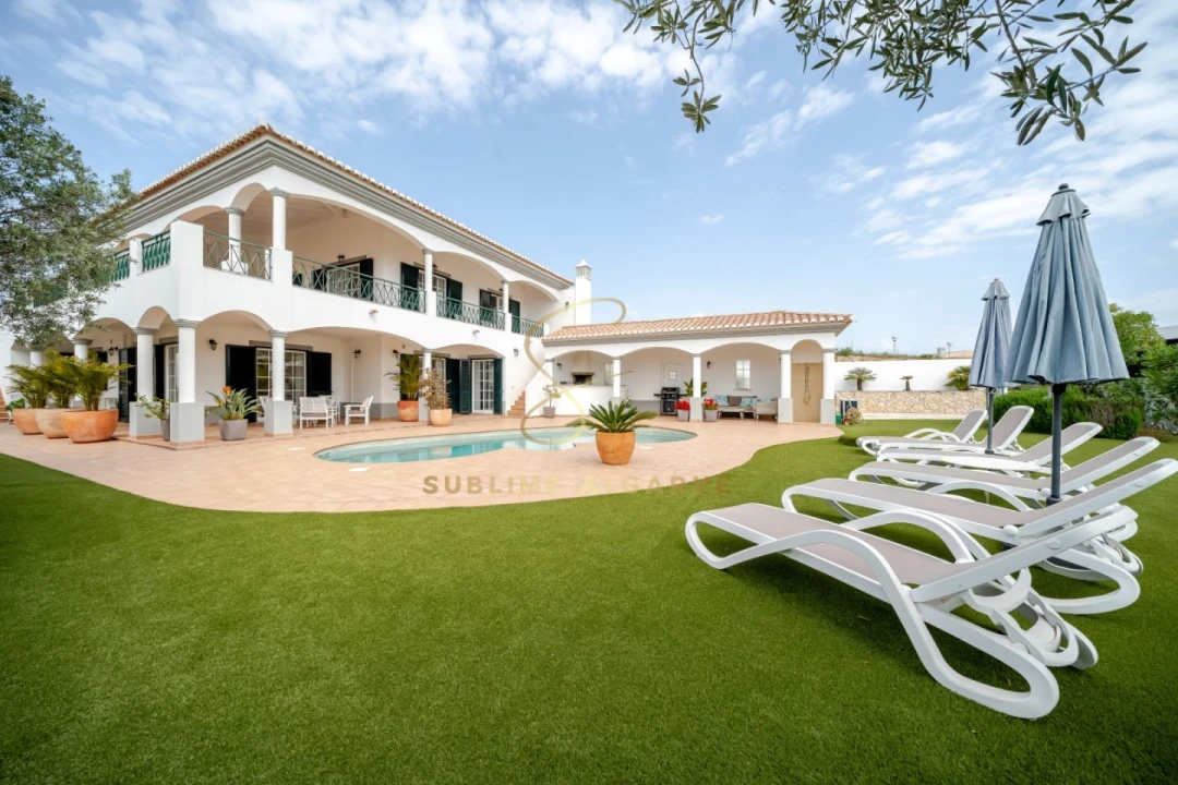 Moradia T4 para Venda em Lagos (São Sebastião e Santa Maria) Foto 1