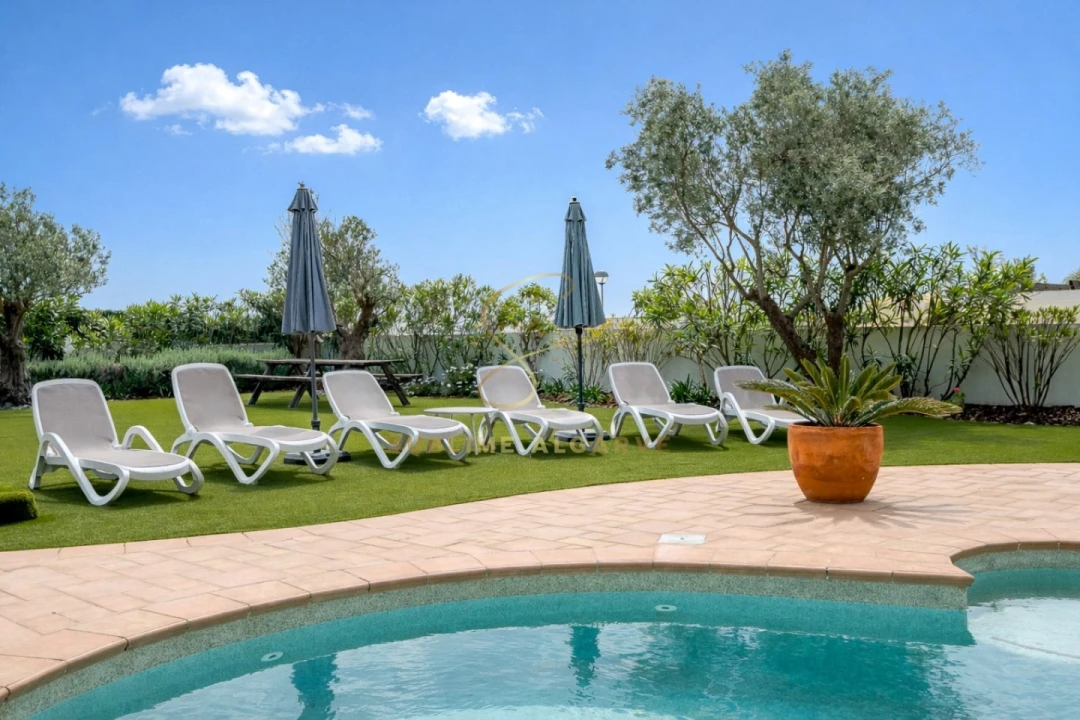 Moradia T4 para Venda em Lagos (São Sebastião e Santa Maria) Foto 2