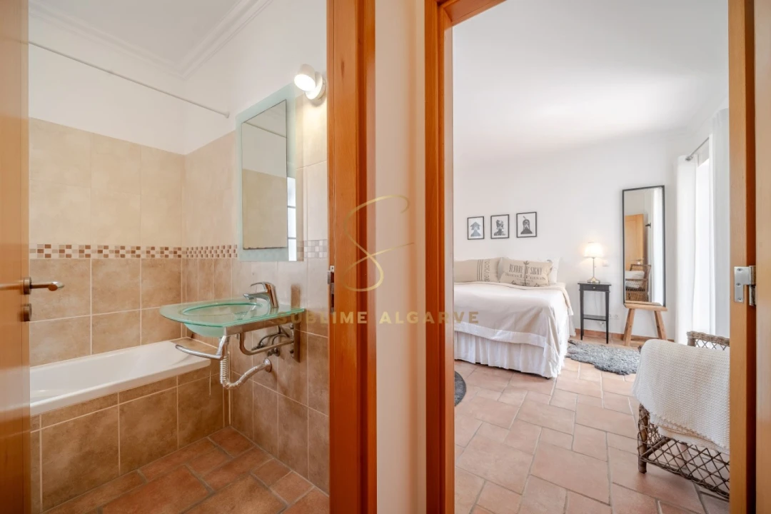 Moradia T4 para Venda em Lagos (São Sebastião e Santa Maria) Foto 22