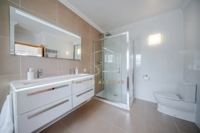 Moradia T4 para Venda em Lagos (São Sebastião e Santa Maria)