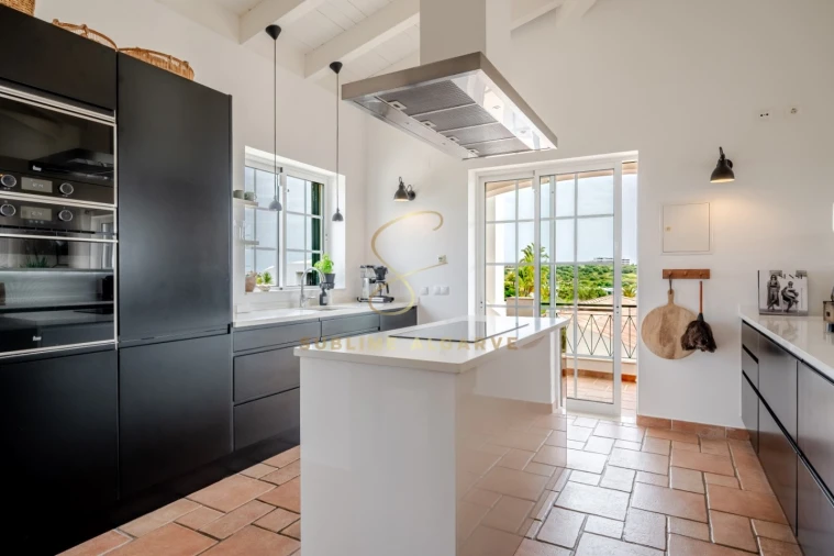 Moradia T4 para Venda em Lagos (São Sebastião e Santa Maria) Foto 16