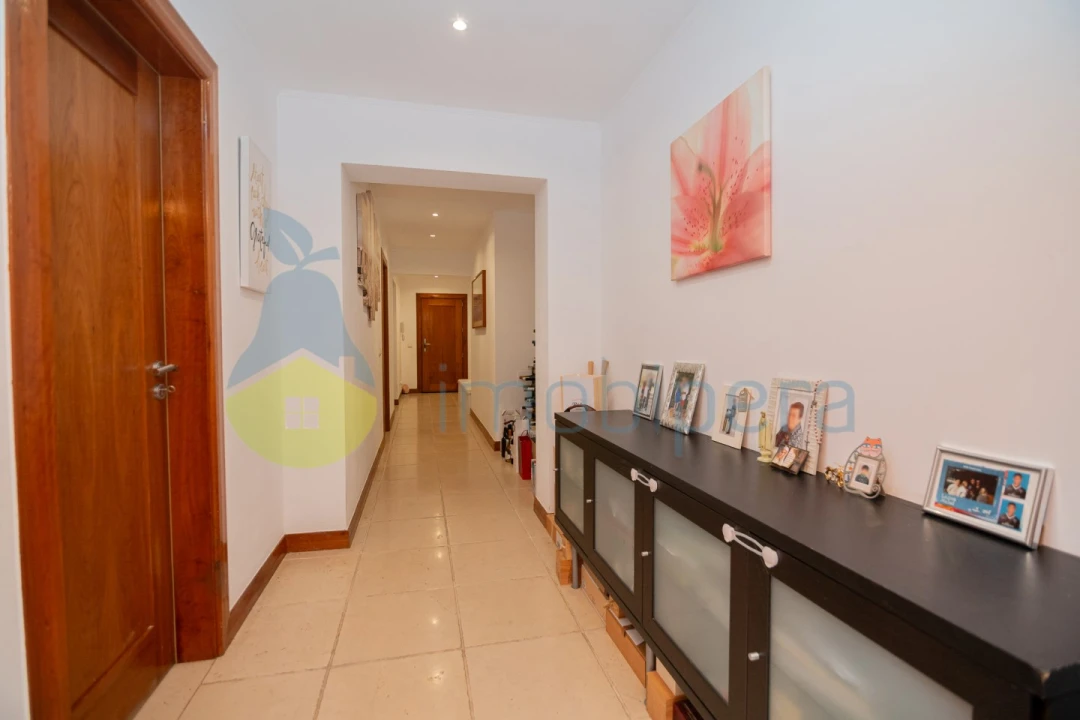 Apartamento T2 para Venda em Estômbar e Parchal Foto 4