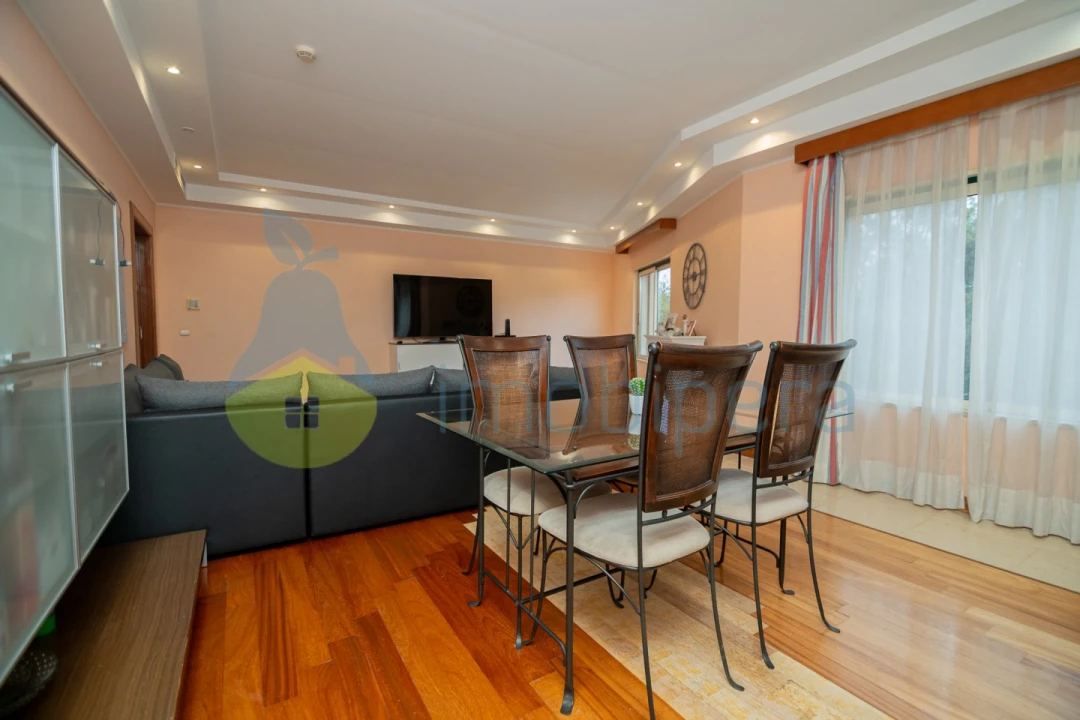 Apartamento T2 para Venda em Estômbar e Parchal Foto 9