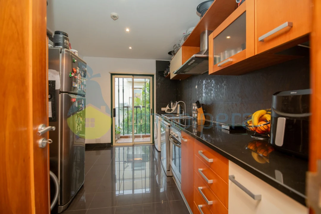 Apartamento T2 para Venda em Estômbar e Parchal Foto 12