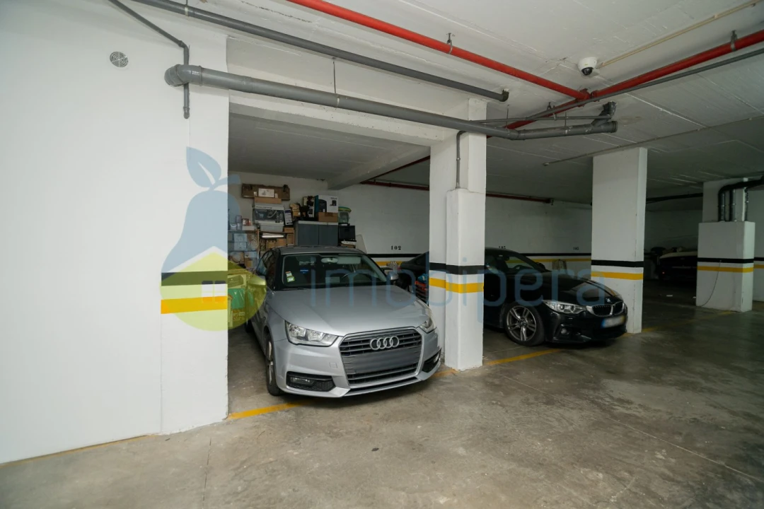 Apartamento T2 para Venda em Estômbar e Parchal Foto 33