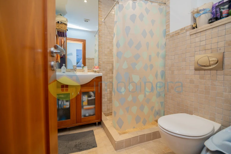 Apartamento T2 para Venda em Estômbar e Parchal Foto 22