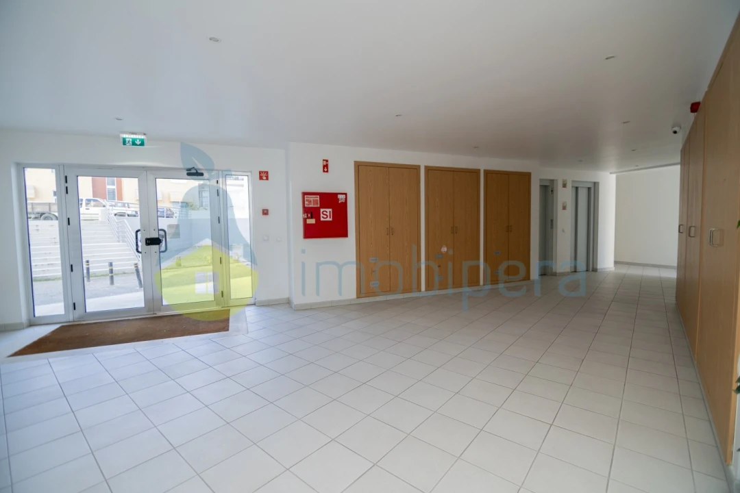Apartamento T3 para Venda em Portimão Foto 4