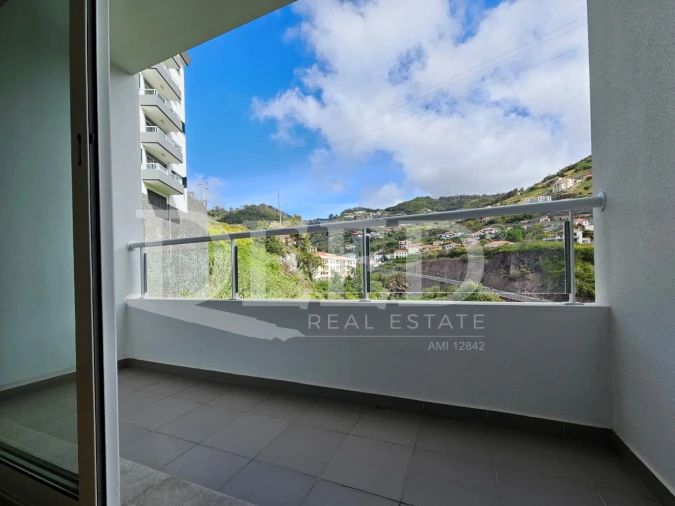 Apartamento T2 para Venda em Caniço Foto 4