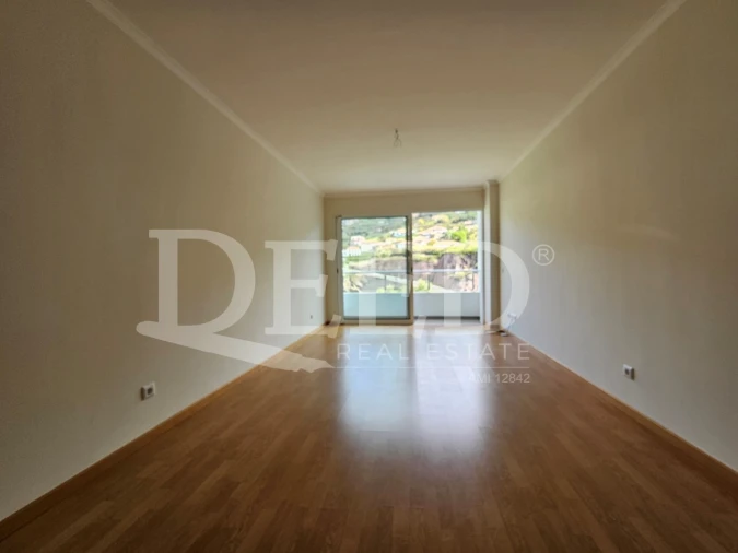 Apartamento T2 para Venda em Caniço Foto 5