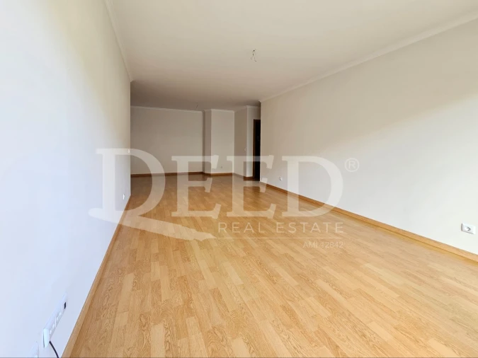 Apartamento T2 para Venda em Caniço Foto 6