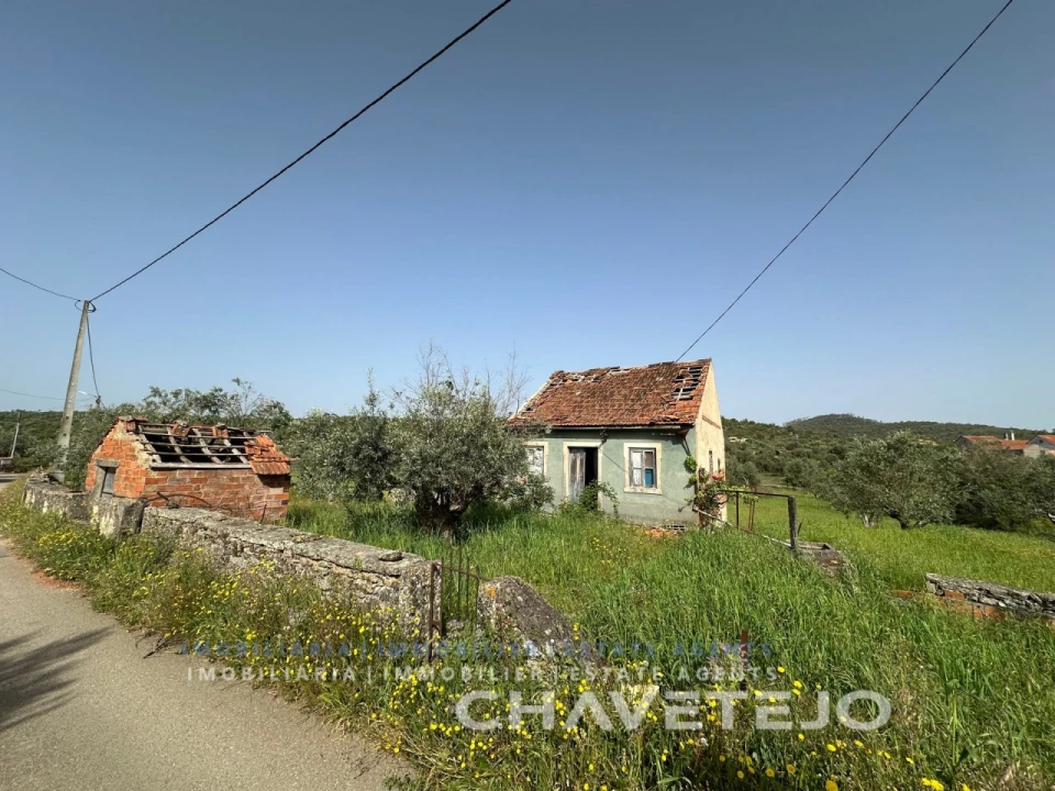 Moradia T2 para Venda em Chãos Foto 2