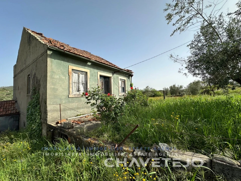 Moradia T2 para Venda em Chãos Foto 3