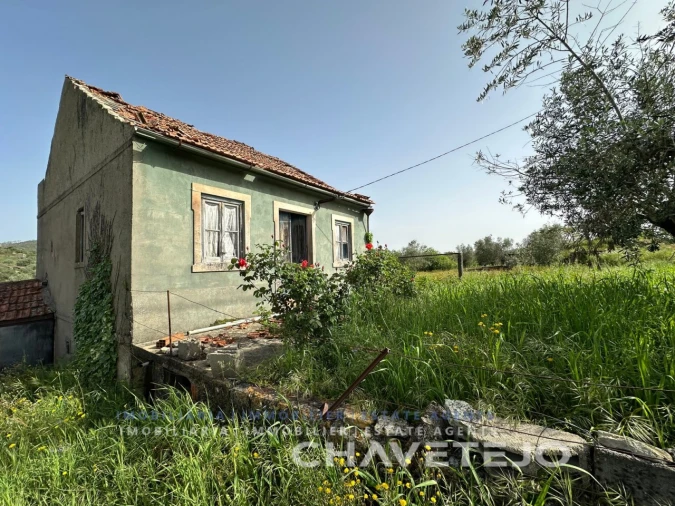 Moradia T2 para Venda em Chãos Foto 3