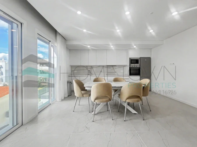 Apartamento T2 para Venda em Quarteira Foto 9