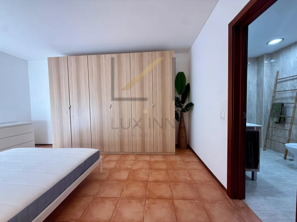 Apartamento T1 para Arrendamento em Carcavelos e Parede Foto 14