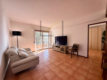 Apartamento T1 para Arrendamento em Carcavelos e Parede