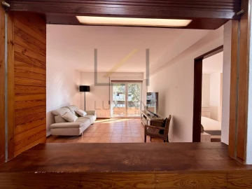 Apartamento T1 para Arrendamento em Carcavelos e Parede