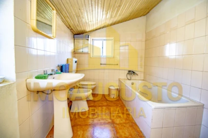 Moradia T1 para Venda em Lamegal