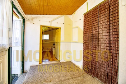 Moradia T1 para Venda em Lamegal