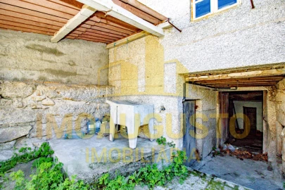 Moradia T1 para Venda em Lamegal