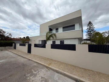 Moradia T4 para Venda em Amora