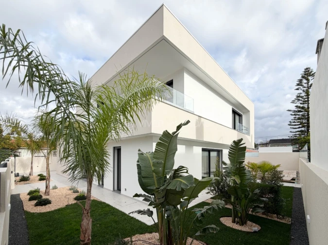 Moradia T4 para Venda em Amora Foto 31