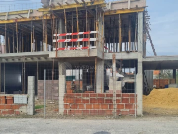 Moradia T3 para Venda em Charneca de Caparica e Sobreda