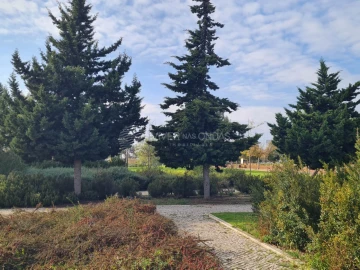 Moradia T3 para Venda em Charneca de Caparica e Sobreda