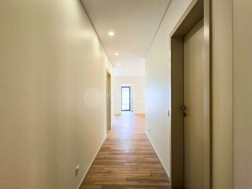 Moradia T3 para Venda em Espinho Foto 22