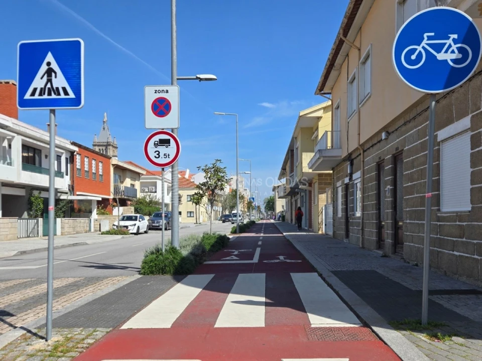 Moradia T3 para Venda em Espinho Foto 48