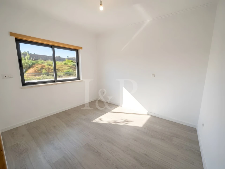 Moradia T5 para Venda em Laranjeiro e Feijó Foto 11