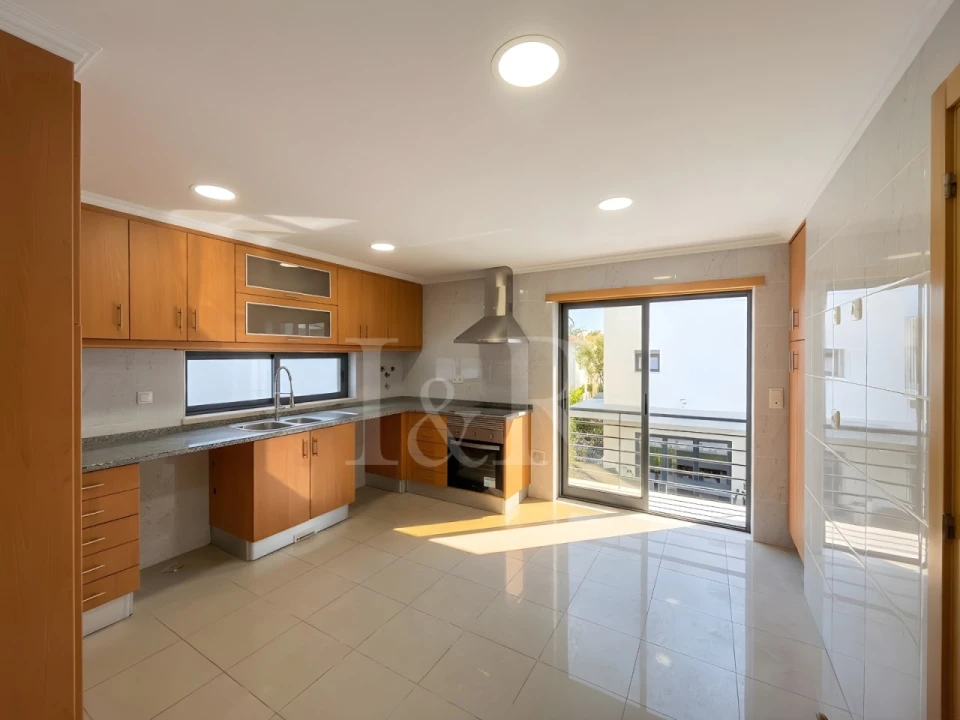 Moradia T5 para Venda em Laranjeiro e Feijó Foto 14