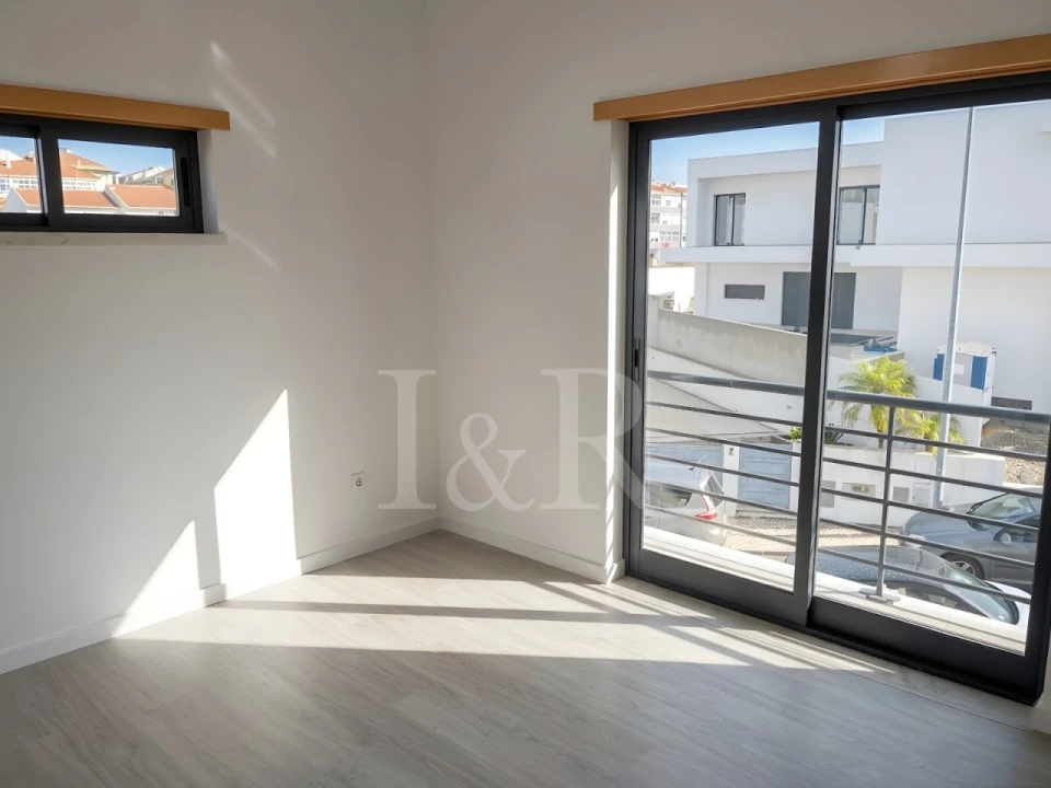 Moradia T5 para Venda em Laranjeiro e Feijó Foto 31