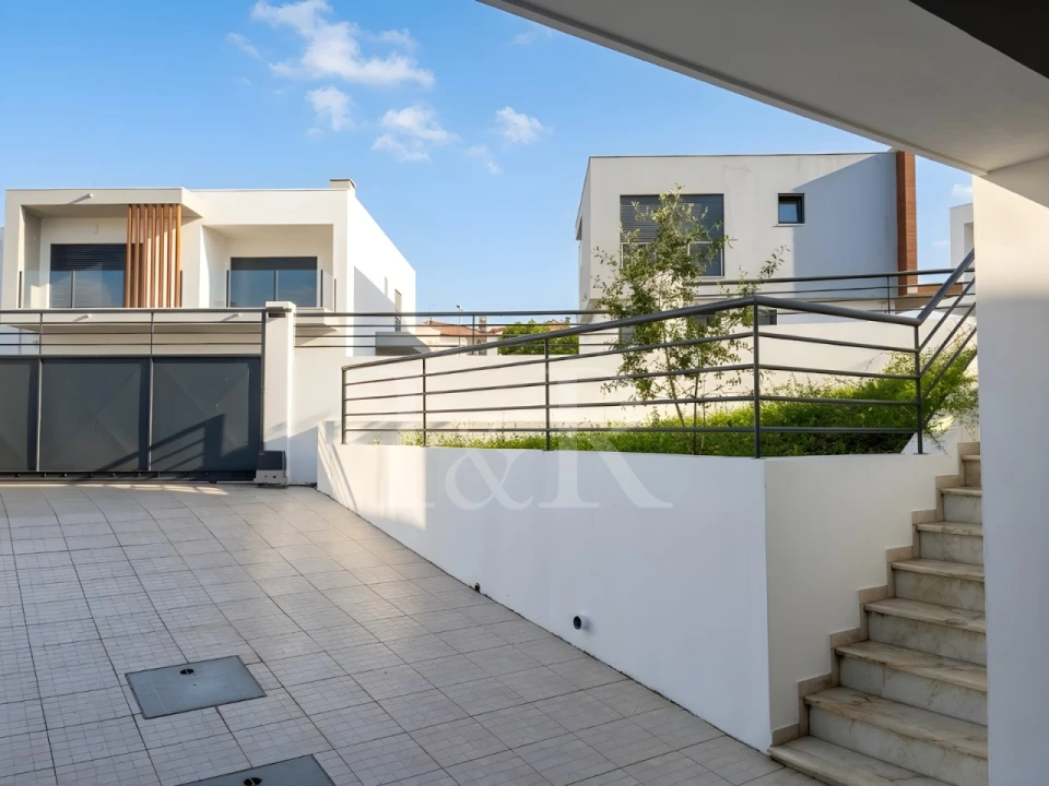 Moradia T5 para Venda em Laranjeiro e Feijó Foto 36