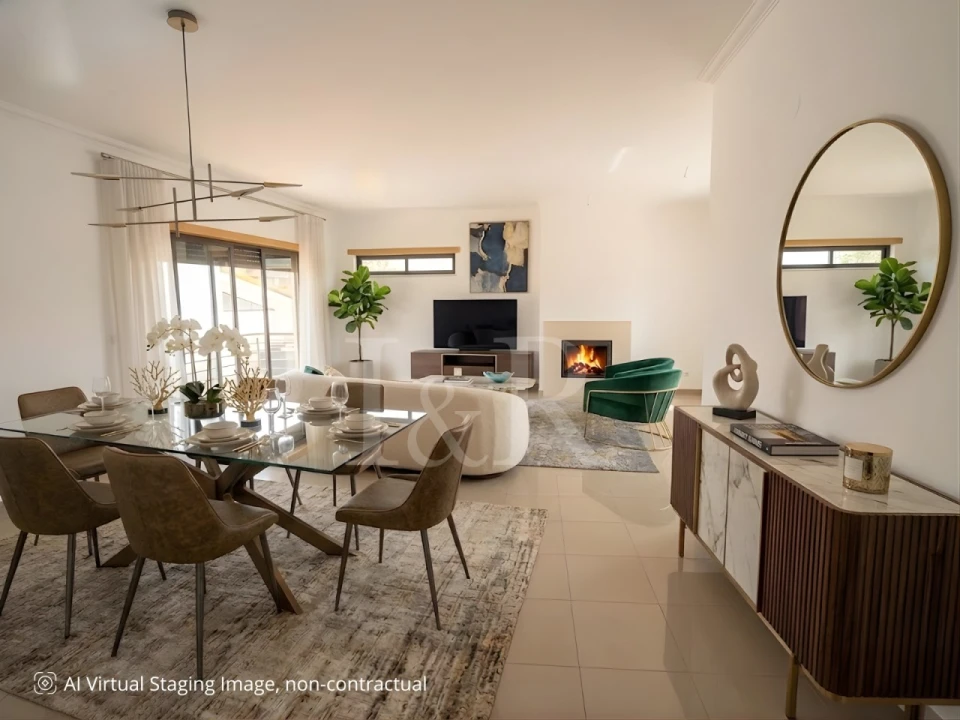 Moradia T5 para Venda em Laranjeiro e Feijó Foto 1