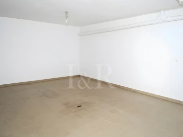 Moradia T5 para Venda em Laranjeiro e Feijó