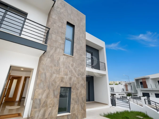 Moradia T5 para Venda em Laranjeiro e Feijó Foto 6