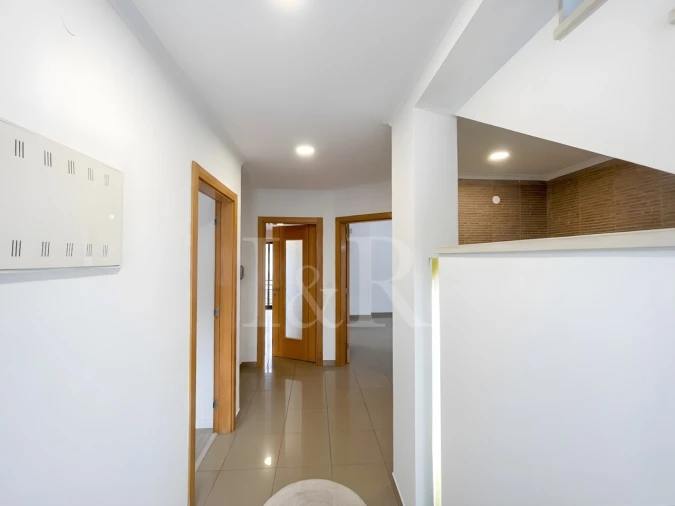 Moradia T5 para Venda em Laranjeiro e Feijó Foto 10