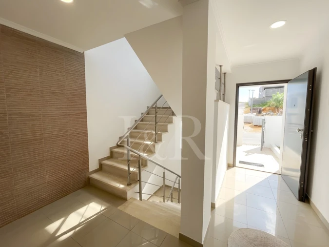 Moradia T5 para Venda em Laranjeiro e Feijó Foto 9