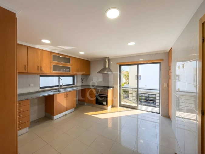 Moradia T5 para Venda em Laranjeiro e Feijó Foto 14