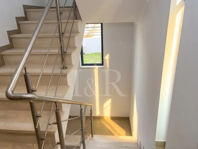 Moradia T5 para Venda em Laranjeiro e Feijó Foto 19