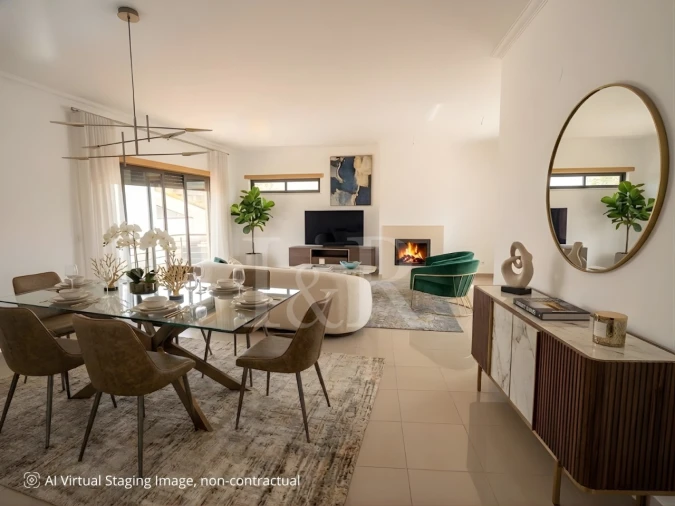 Moradia T5 para Venda em Laranjeiro e Feijó