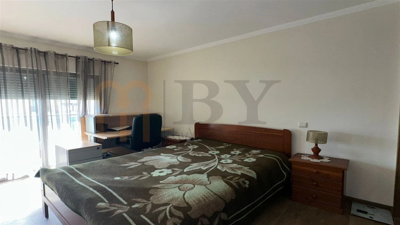 Apartamento T2 para Venda em Faro (Sé e São Pedro) Foto 13