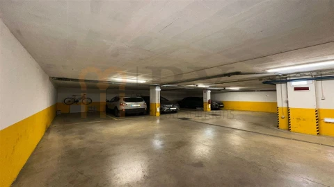 Apartamento T2 para Venda em Faro (Sé e São Pedro)