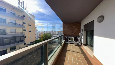 Apartamento T2 para Venda em Faro (Sé e São Pedro)