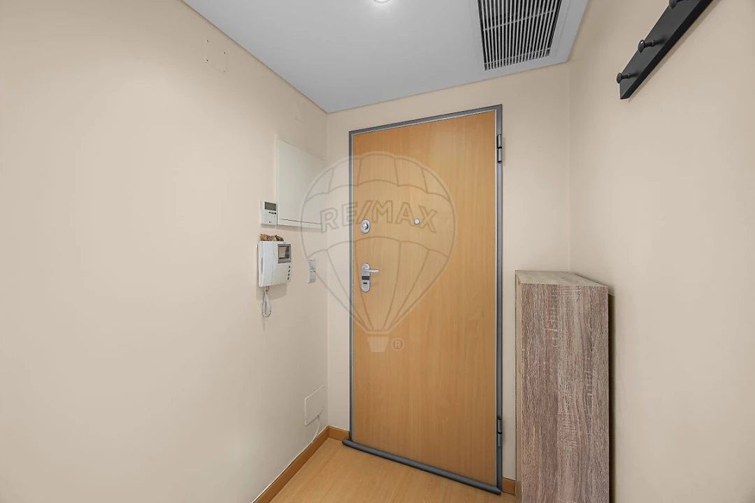 Apartamento T2 para Venda em Santo António dos Cavaleiros e Frielas Foto 3