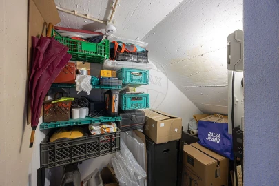 Apartamento T2 para Venda em Santo António dos Cavaleiros e Frielas