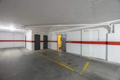 Apartamento T2 para Venda em Santo António dos Cavaleiros e Frielas